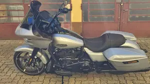 Harley-Davidson Road Glide (2024 - 26)  (2)
