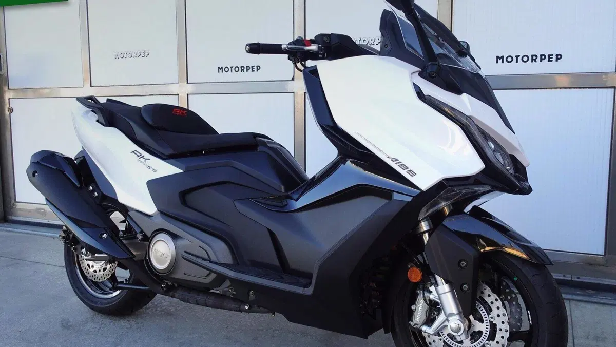 Kymco AK 575 Premium (2025 - 26) 
