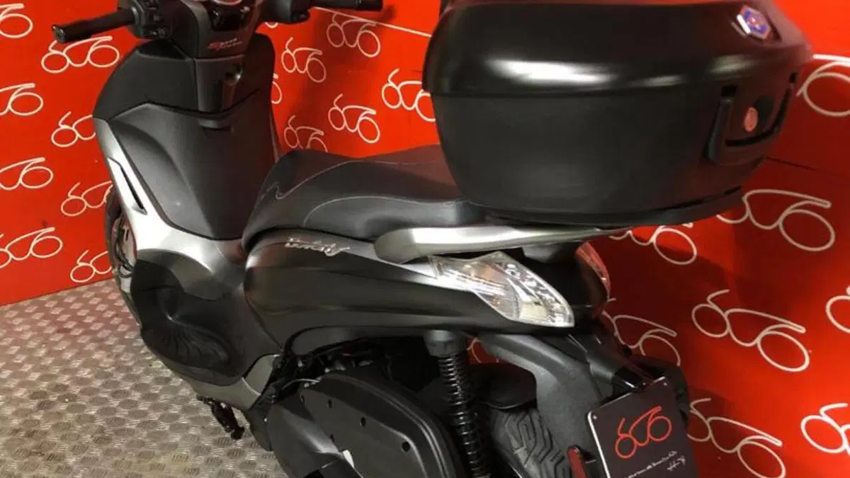 Piaggio Beverly 350 SportTouring ie ABS (2011 - 17)  (4)