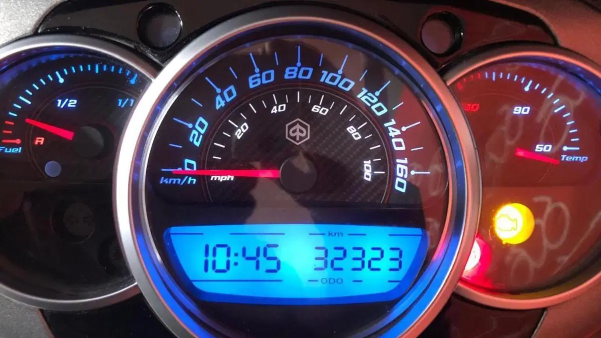 Piaggio Beverly 350 SportTouring ie ABS (2011 - 17)  (8)