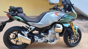 Moto Guzzi V100 Mandello S (2025) 