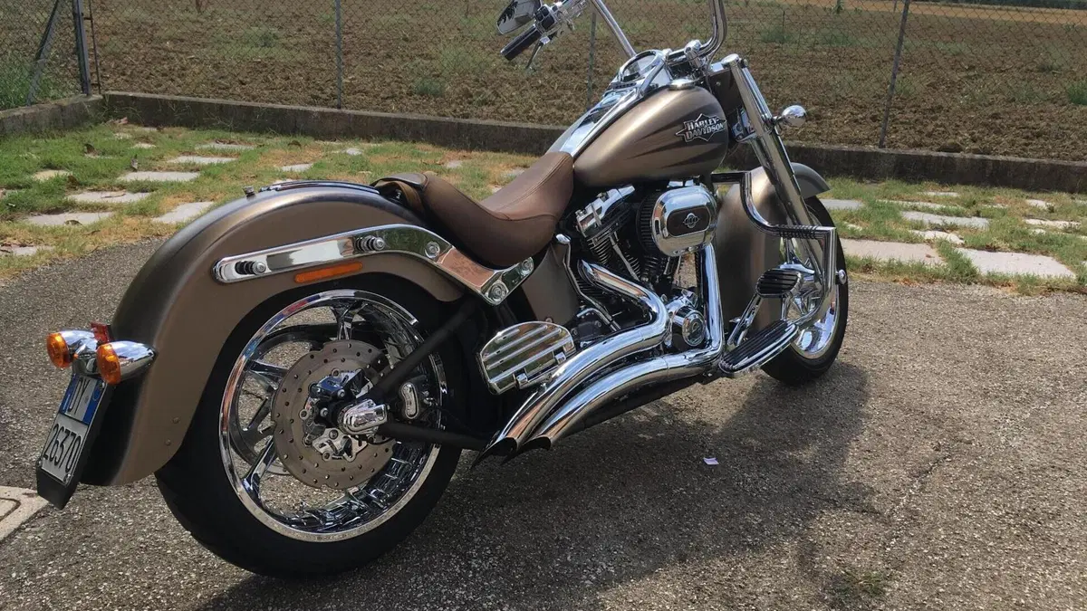 Harley-Davidson 1800 Convertible (2012) - FLSTSE  (4)
