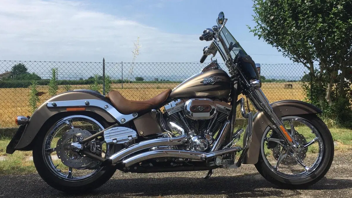 Harley-Davidson 1800 Convertible (2012) - FLSTSE  (6)
