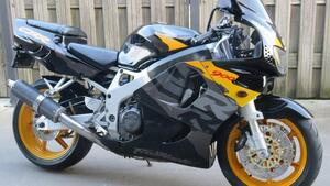 Honda CBR 900 RR (1996 - 97) 