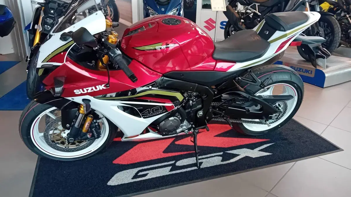 Suzuki GSX-R1000R (2026)  (2)