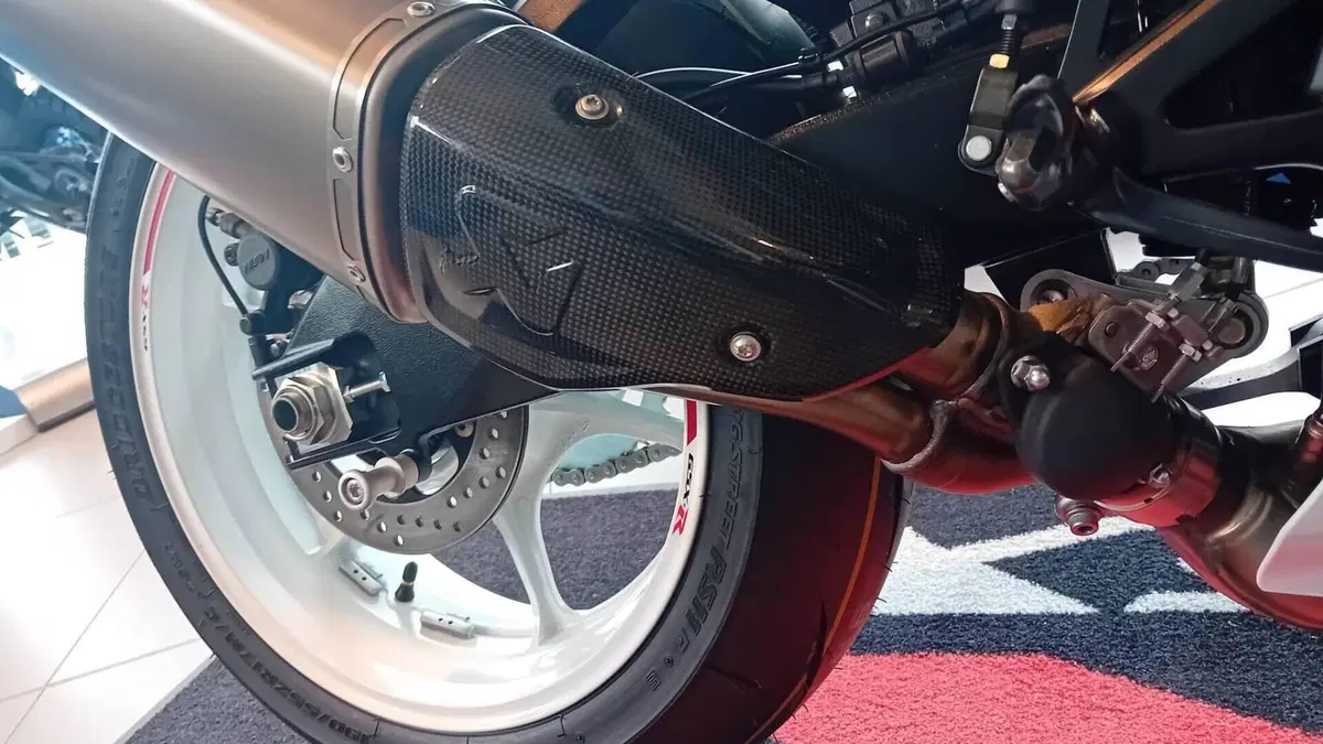 Suzuki GSX-R1000R (2026)  (9)