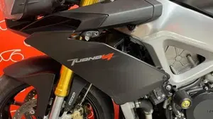 Aprilia Tuono V4 R APRC ABS (2013 - 15)  (9)