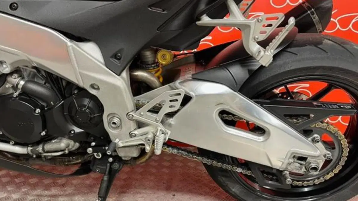 Aprilia Tuono V4 R APRC ABS (2013 - 15)  (10)