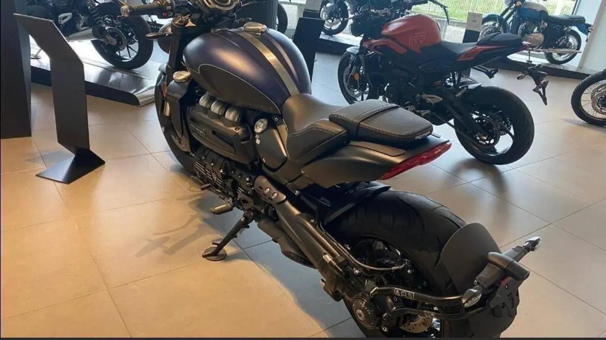 Triumph Rocket 3 Storm R (2024 - 26)  (3)