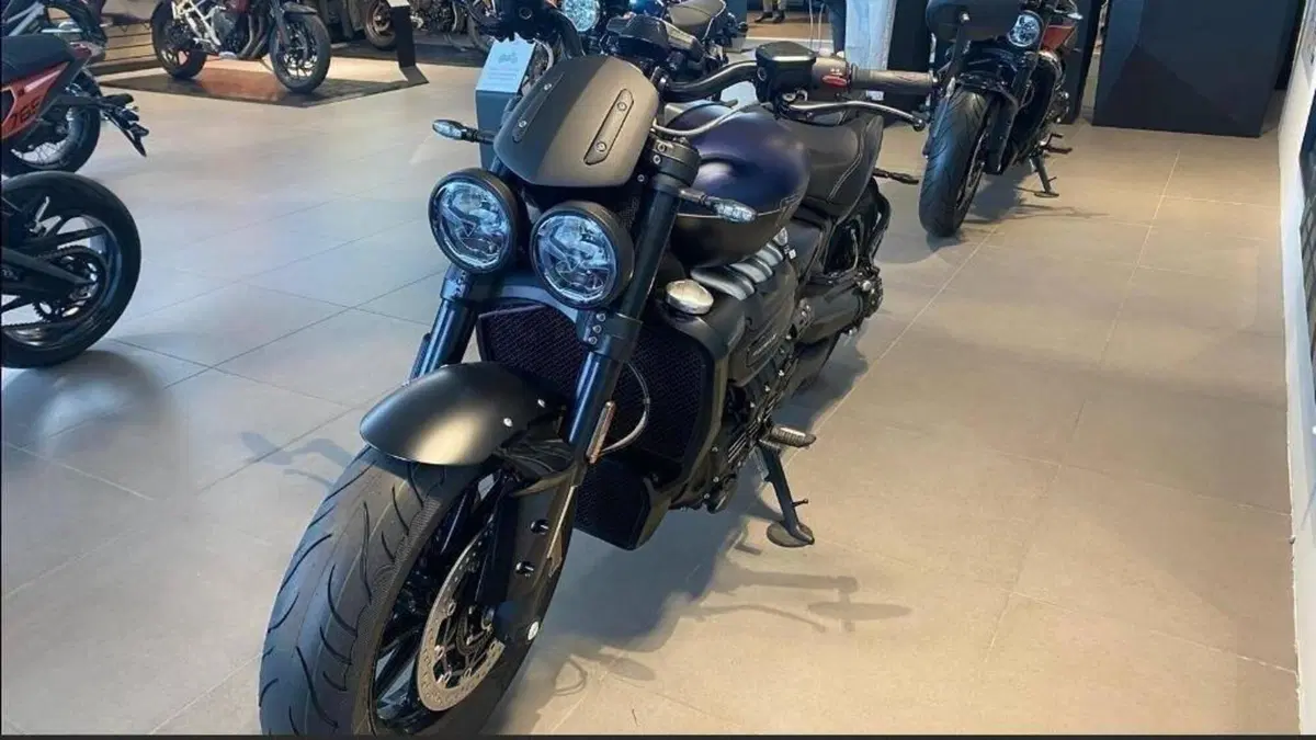 Triumph Rocket 3 Storm R (2024 - 26)  (4)
