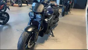 Triumph Rocket 3 Storm R (2024 - 26)  (4)