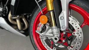 Triumph Street Triple 765 RX (2026)  (5)