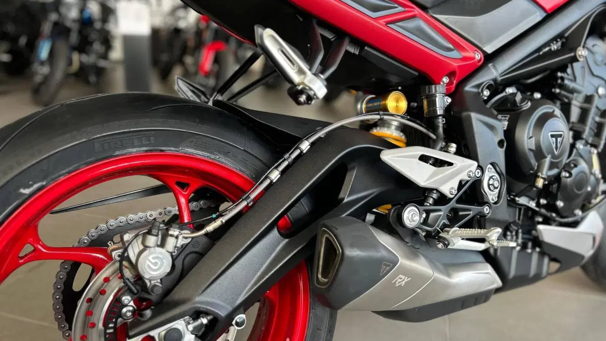 Triumph Street Triple 765 RX (2026)  (6)