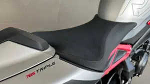 Triumph Street Triple 765 RX (2026)  (7)
