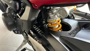 Triumph Street Triple 765 RX (2026)  (8)