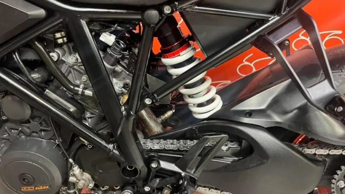KTM 1290 Super Duke R ABS (2017 - 18)  (4)