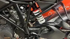 KTM 1290 Super Duke R ABS (2017 - 18)  (4)