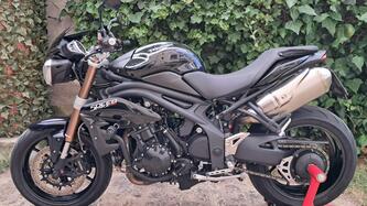 Triumph Speed Triple 1050 R (2011 - 13) usata
