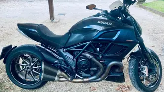Ducati Diavel 1200 Carbon (2010 - 13) usata