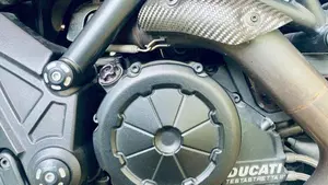 Ducati Diavel 1200 Carbon (2010 - 13)  (2)