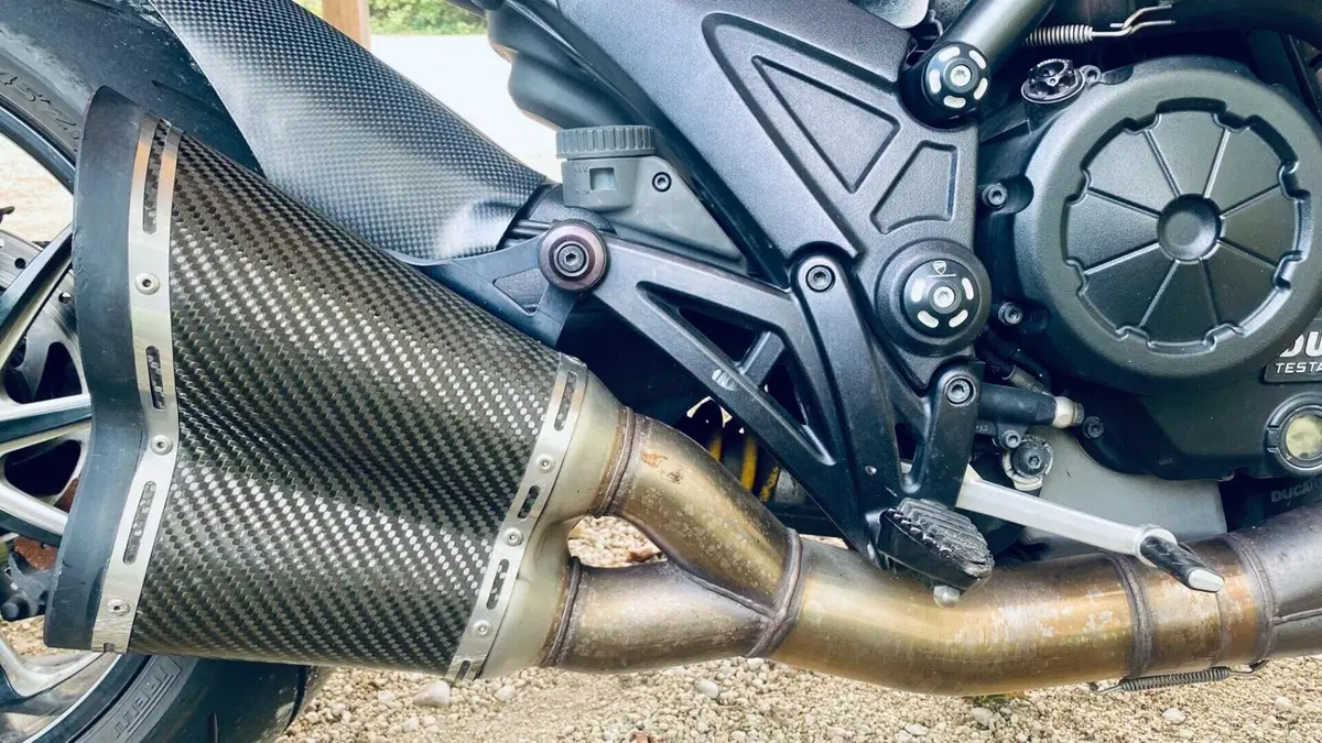 Ducati Diavel 1200 Carbon (2010 - 13)  (7)