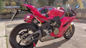 Ducati Panigale V4 S (2025) 