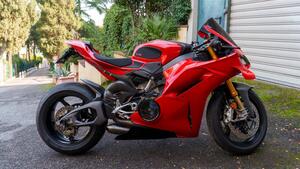 Ducati Panigale V4 S (2025) 