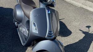 Vespa GTS 300 Touring Hpe (2021 - 22) 