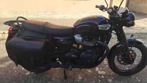 Triumph Bonneville T100 Black (2017 - 20)  (2)