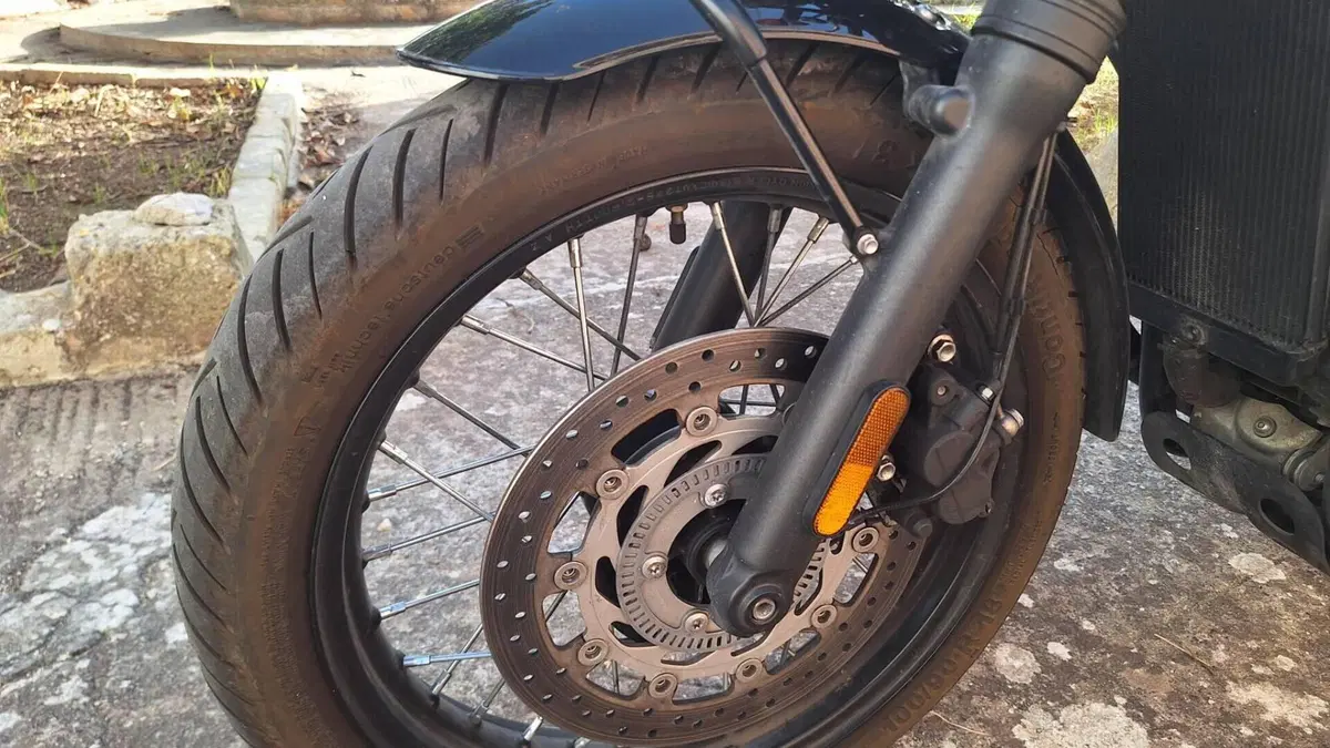 Triumph Bonneville T100 Black (2017 - 20)  (6)