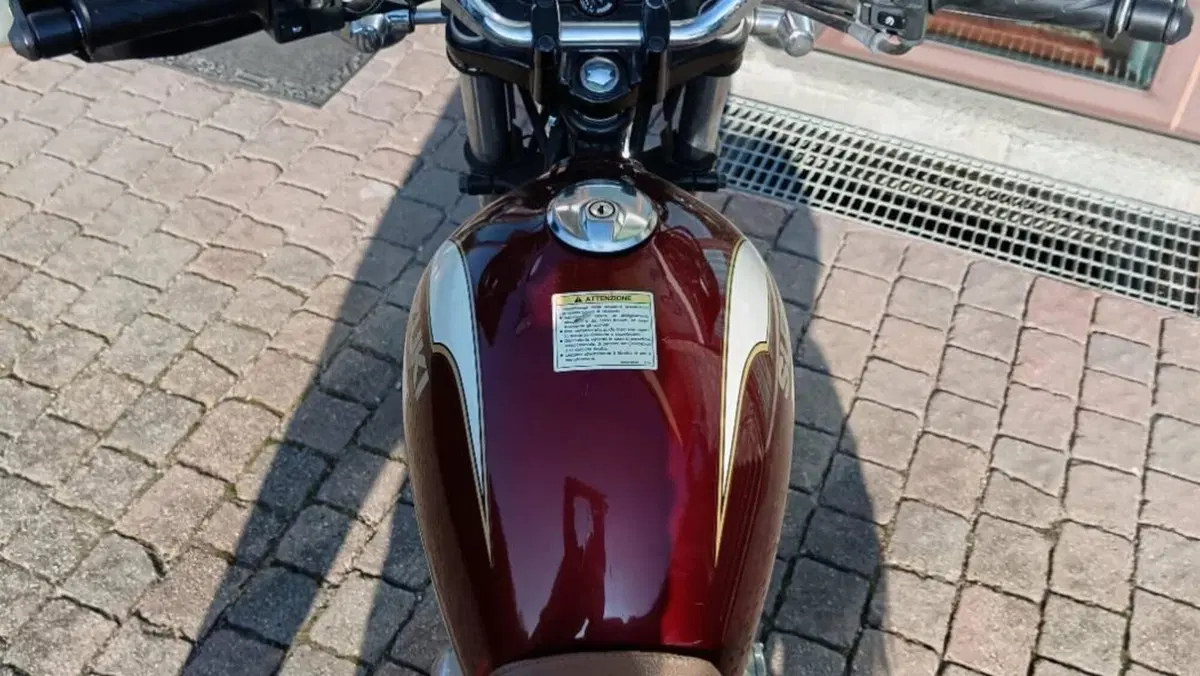 Suzuki TU 250 XX Super Classic (1996 - 00)  (6)