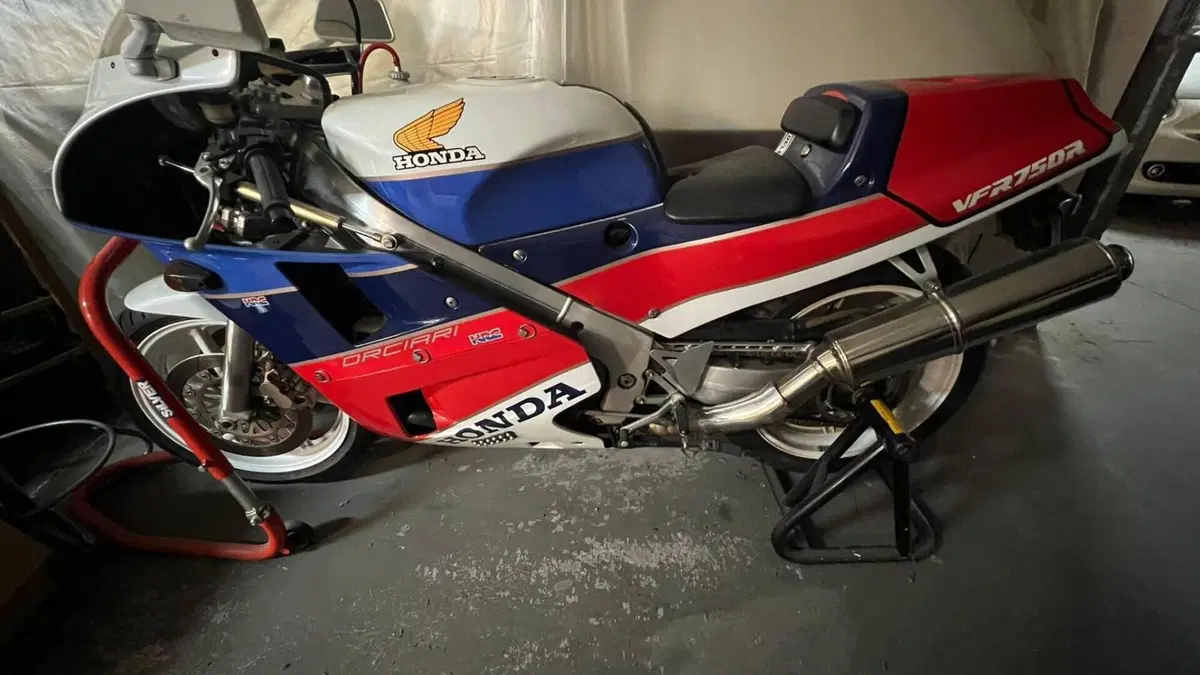 Honda   (2)