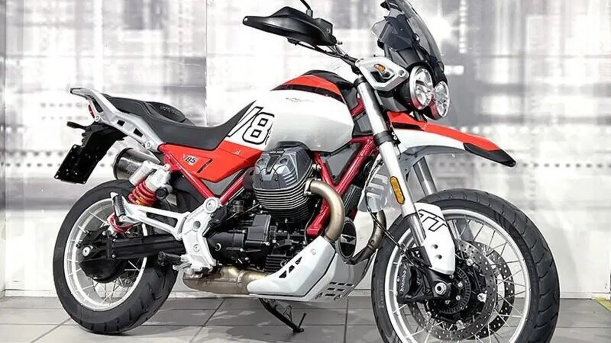 Moto Guzzi V85 TT (2024 - 26) 