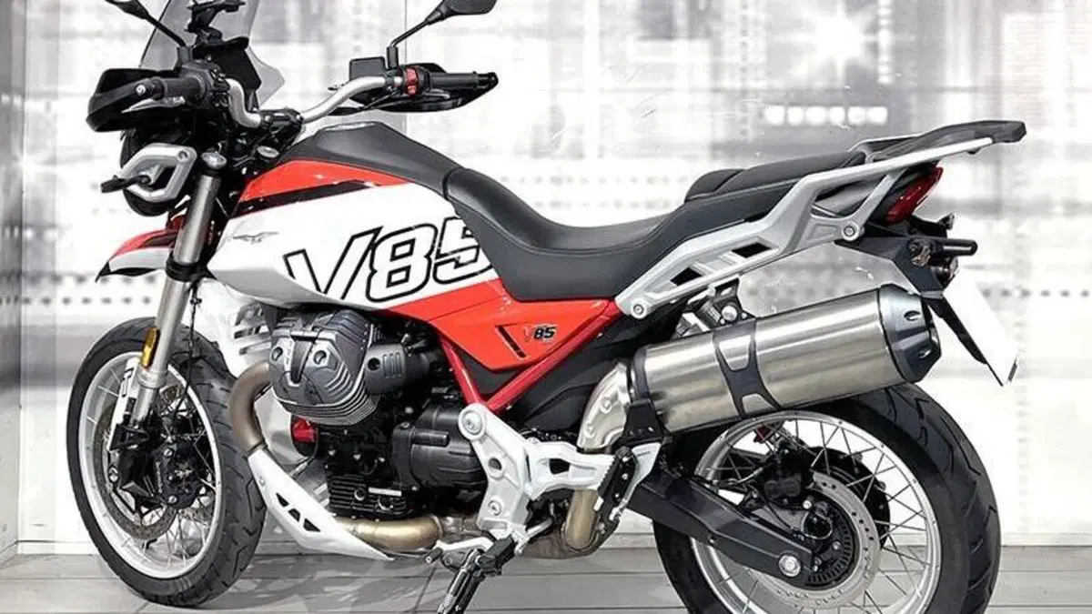 Moto Guzzi V85 TT (2024 - 26)  (2)