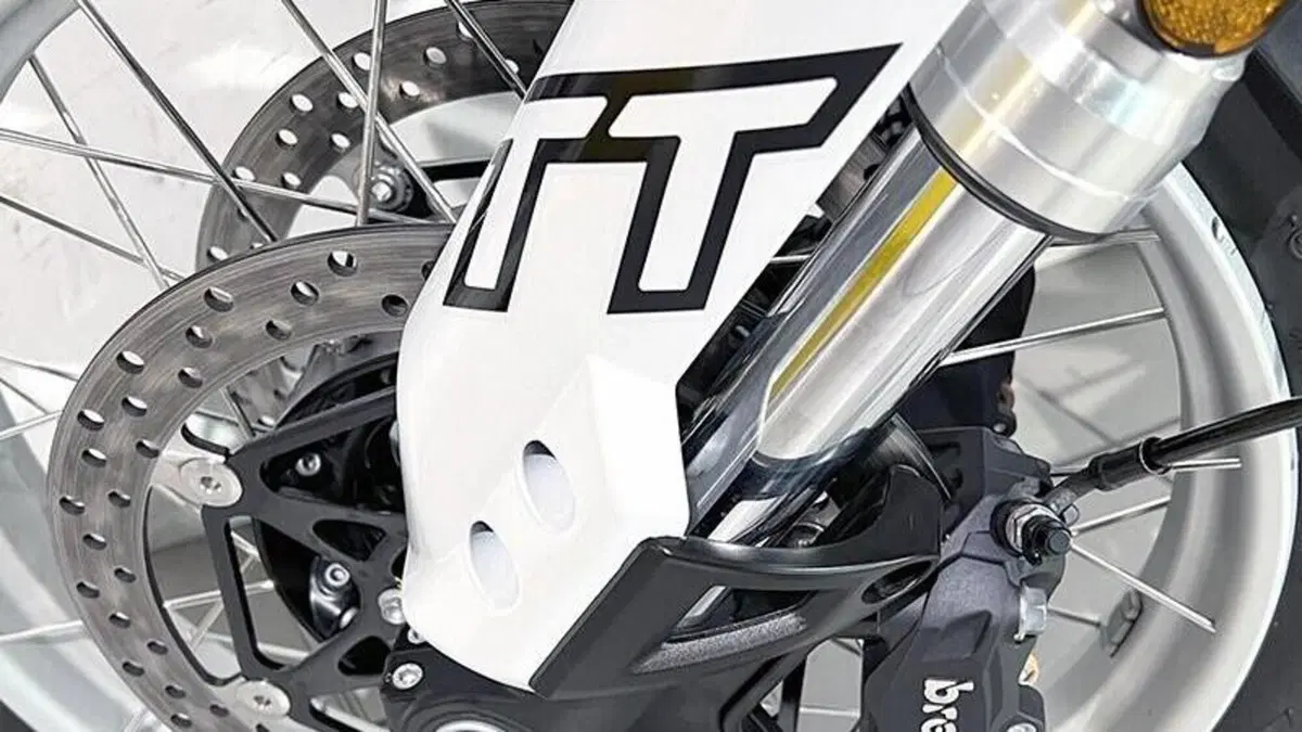 Moto Guzzi V85 TT (2024 - 26)  (3)