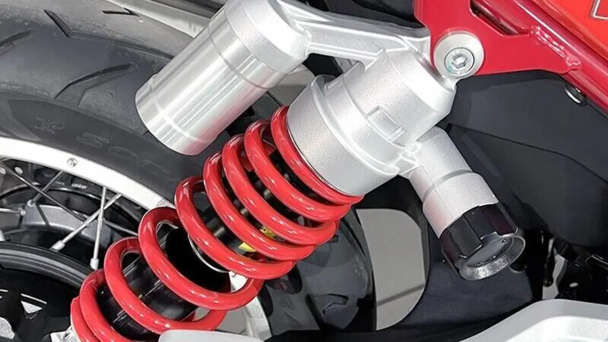 Moto Guzzi V85 TT (2024 - 26)  (4)