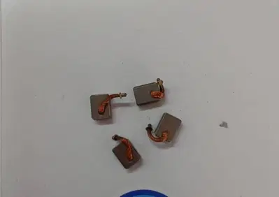 1241132536 SPAZZOLE MOTORINO AVVIAMENTO BMW SERIE - Annuncio 9904542