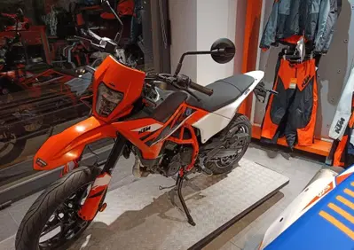 KTM 125 SMC R (2025 - 26) - Annuncio 9904798