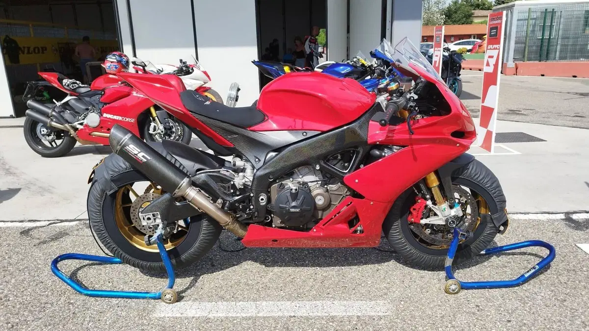 Aprilia RSV4 Factory APRC ABS (2011 - 15)  (5)