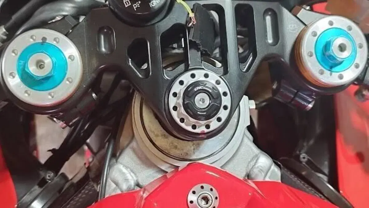 Aprilia RSV4 Factory APRC ABS (2011 - 15)  (7)