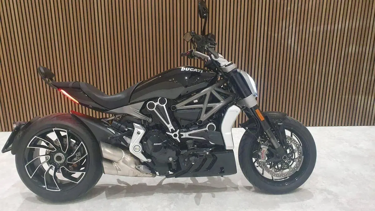 Ducati XDiavel 1262 Dark (2021 - 24)  (3)