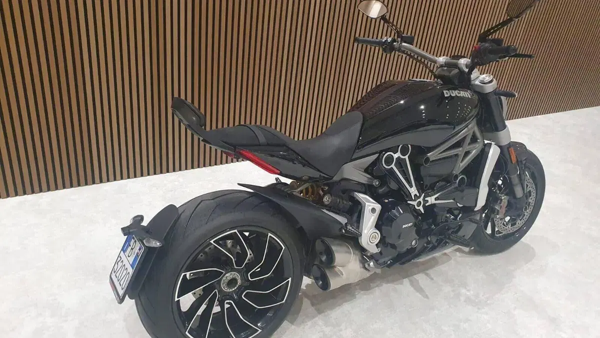 Ducati XDiavel 1262 Dark (2021 - 24)  (5)