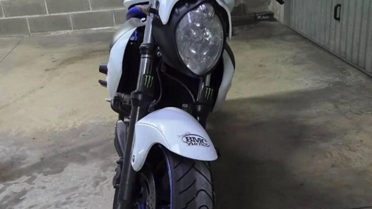 Suzuki Gladius 650 SFV (2009 - 15)  (3)