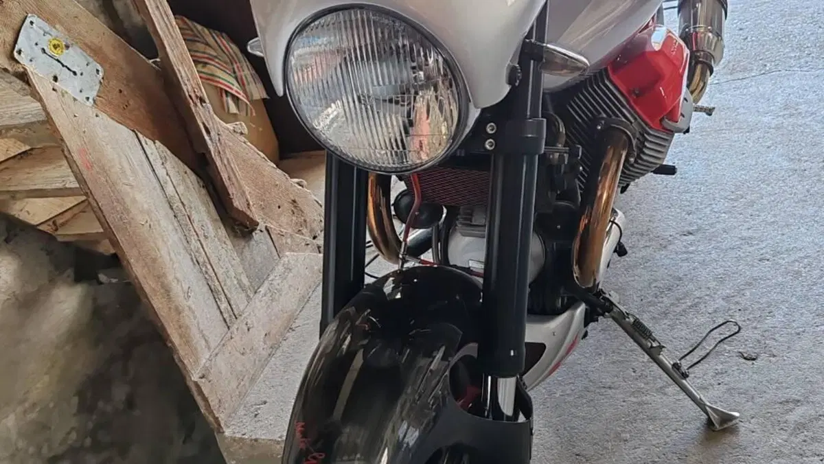 Moto Guzzi V11 Sport Naked (2002) 