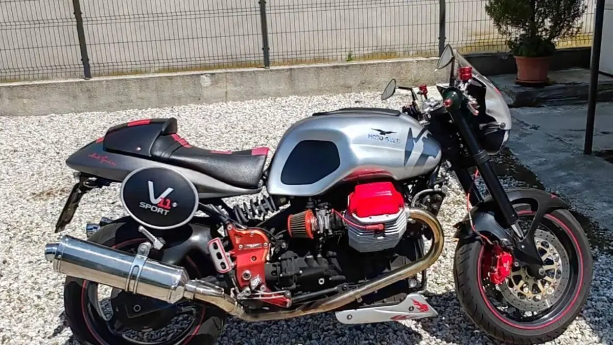 Moto Guzzi V11 Sport Naked (2002)  (3)