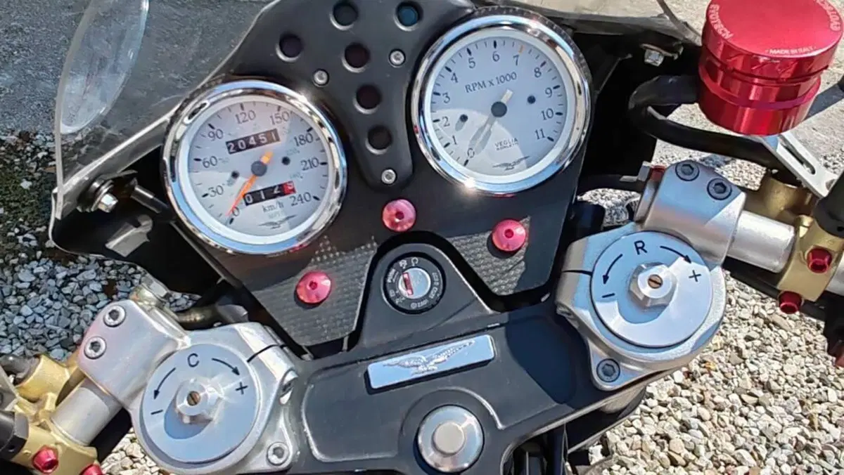 Moto Guzzi V11 Sport Naked (2002)  (4)