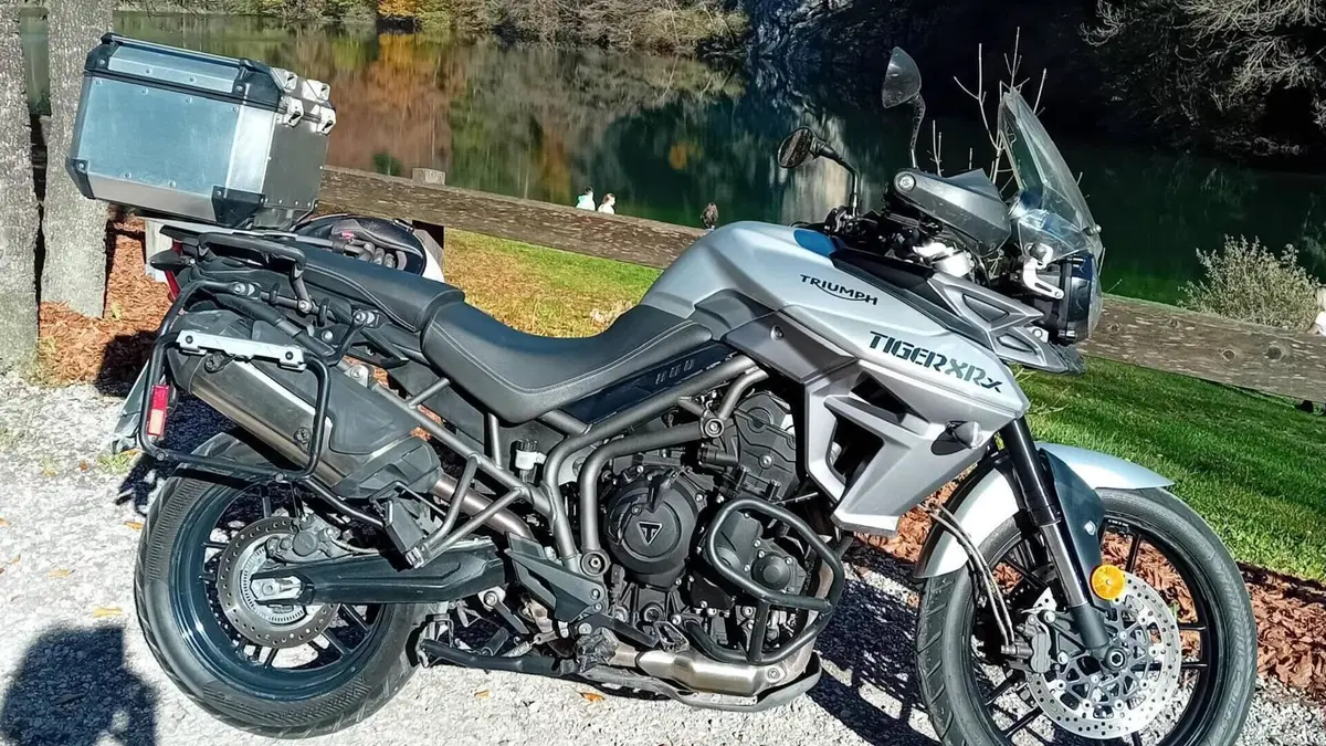 Triumph Tiger 800 XRx (2015 - 17)  (2)