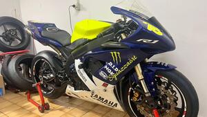 Yamaha YZF R1 (2004 - 05) 