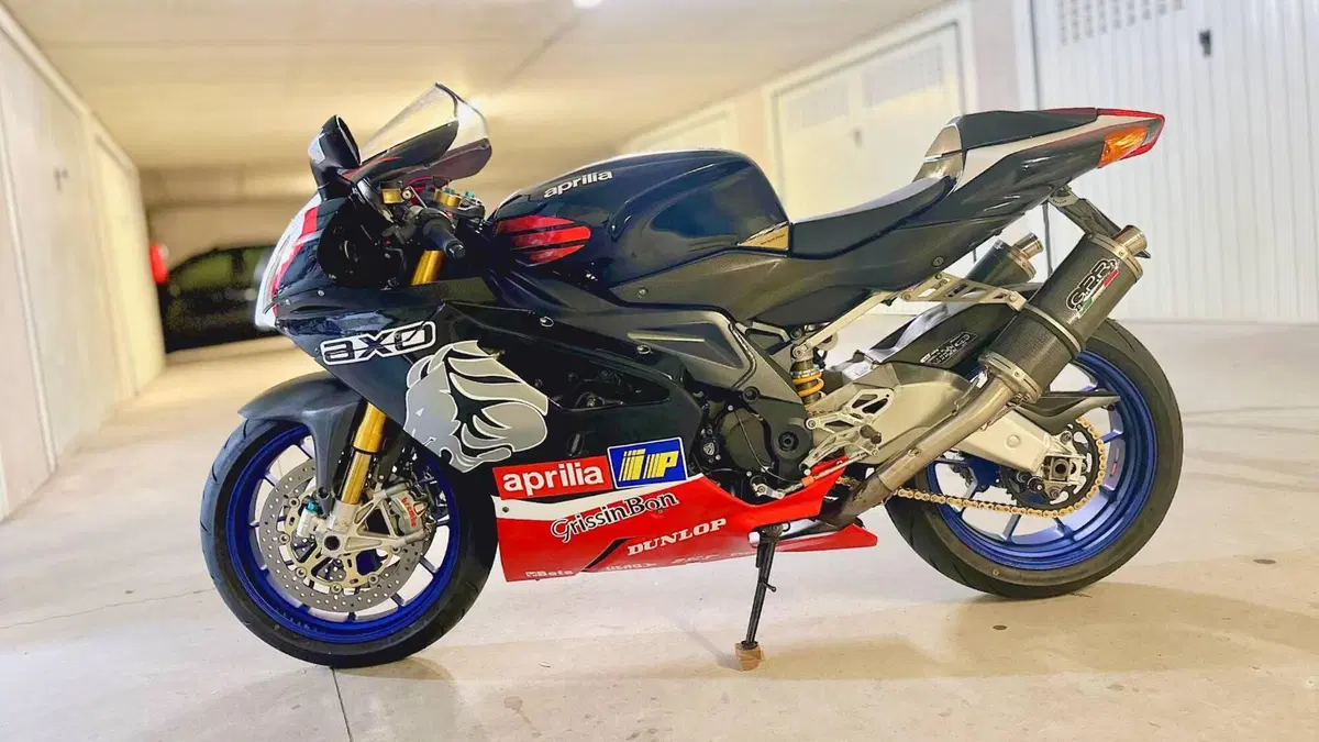 Aprilia RSV 1000 R Factory (2004 - 05) 