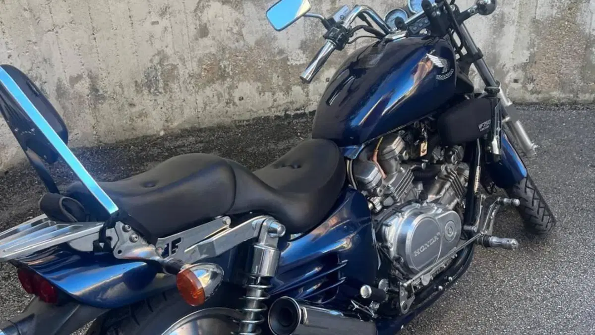 Honda VF 750 C (1985 - 01)  (5)